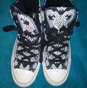 Like new hightop black leather converse sneakers